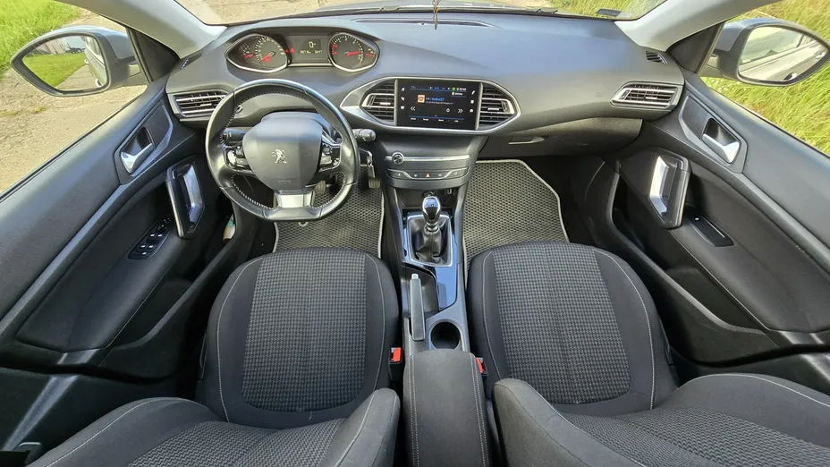 PEUGEOT 308 -