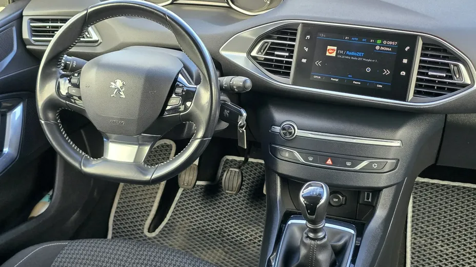 PEUGEOT 308 -