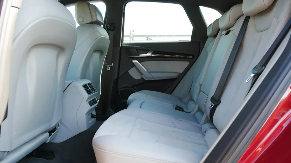 AUDI Q5 -