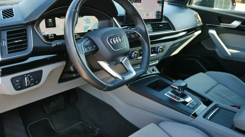 AUDI Q5 -