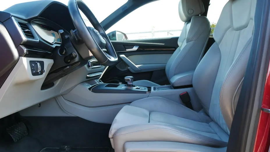 AUDI Q5 -