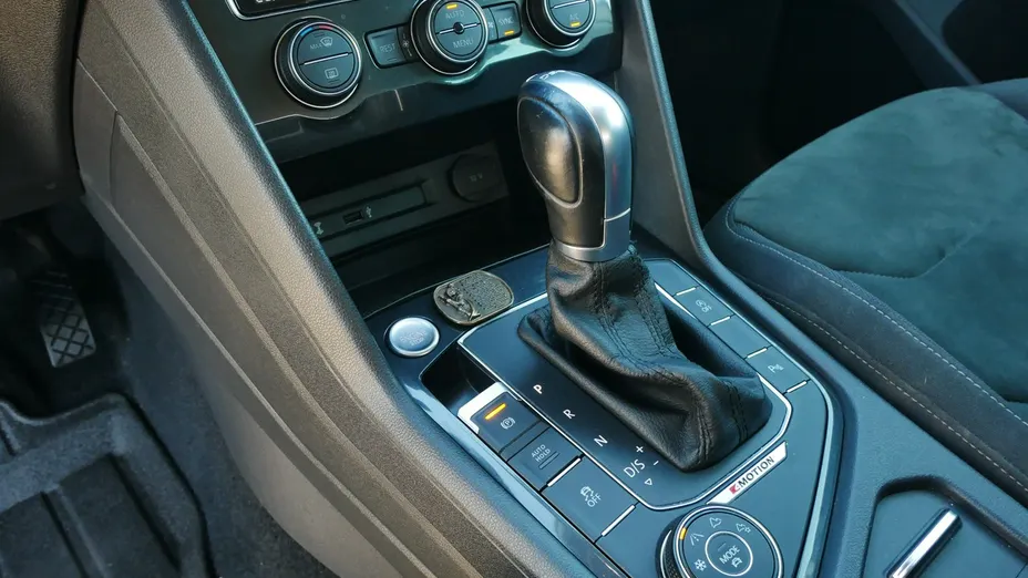 VOLKSWAGEN Tiguan -
