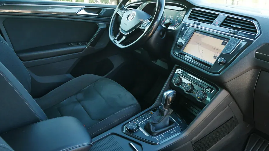 VOLKSWAGEN Tiguan -