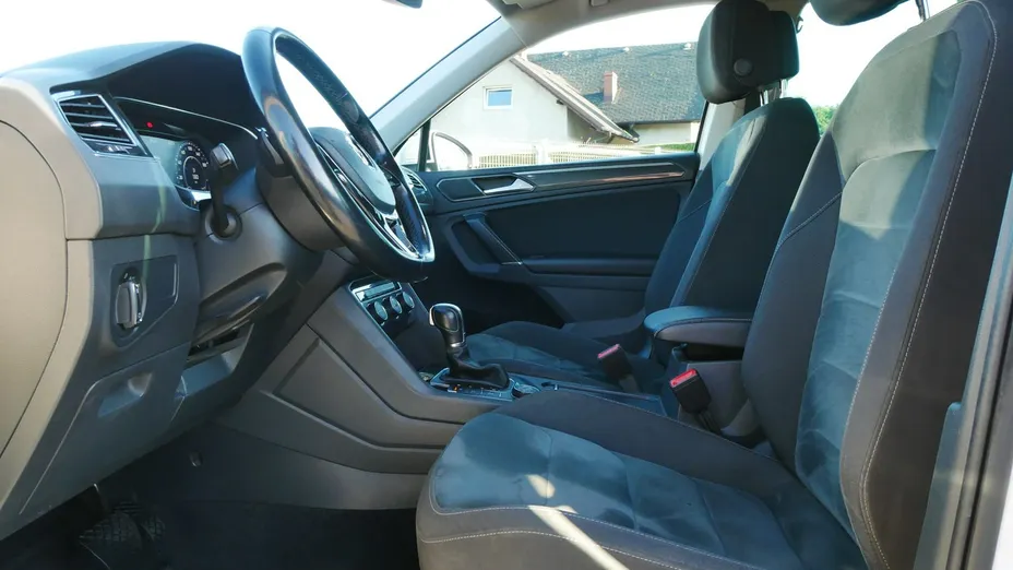VOLKSWAGEN Tiguan -