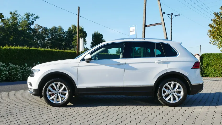 VOLKSWAGEN Tiguan -
