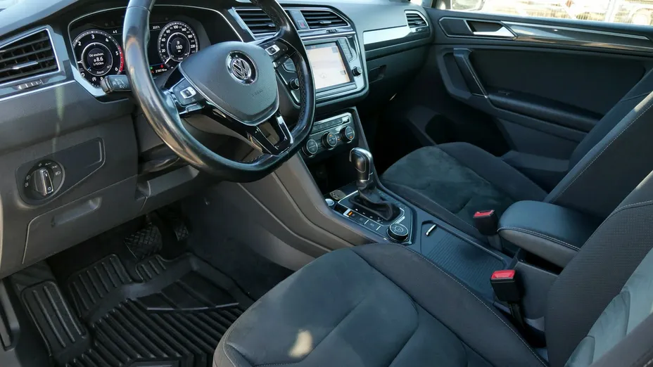 VOLKSWAGEN Tiguan -