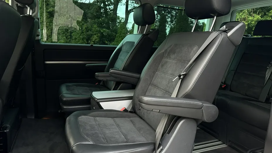 VOLKSWAGEN Multivan -
