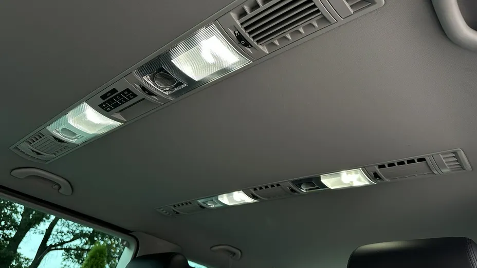 VOLKSWAGEN Multivan -