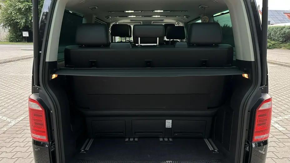 VOLKSWAGEN Multivan -