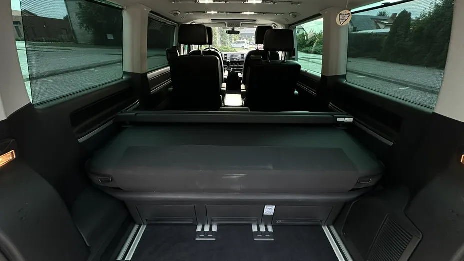 VOLKSWAGEN Multivan -