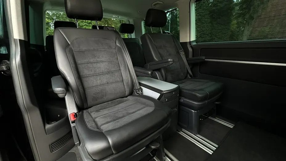 VOLKSWAGEN Multivan -