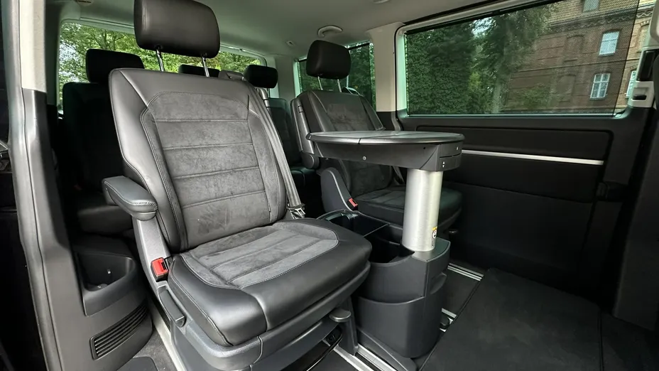 VOLKSWAGEN Multivan -