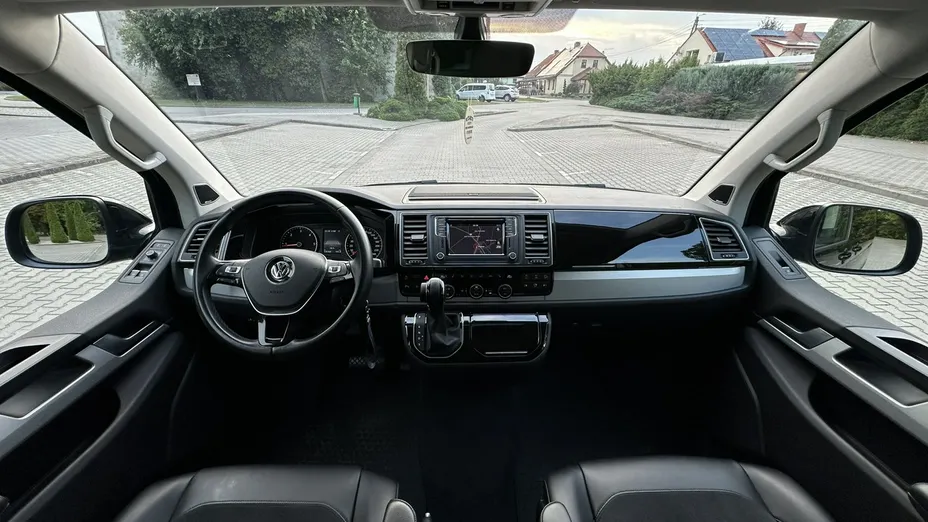 VOLKSWAGEN Multivan -