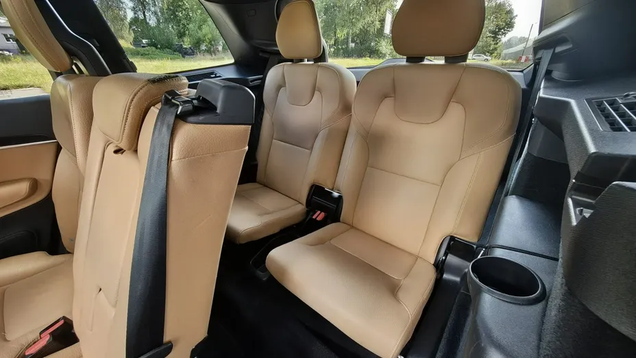 VOLVO XC90 -