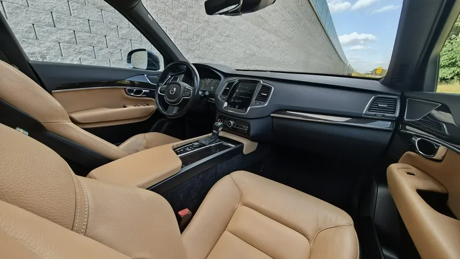 VOLVO XC90 -