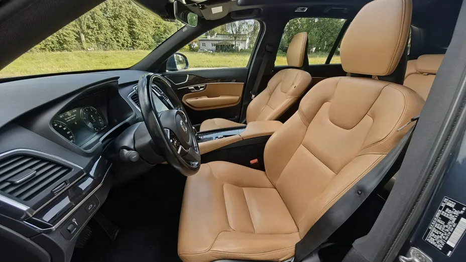 VOLVO XC90 -