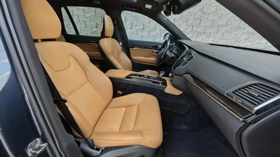 VOLVO XC90 -
