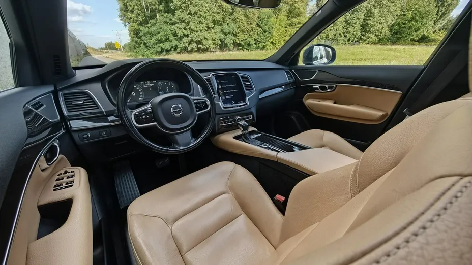 VOLVO XC90 -