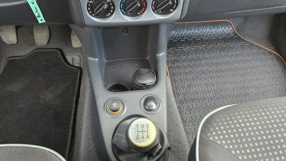 PEUGEOT Partner -