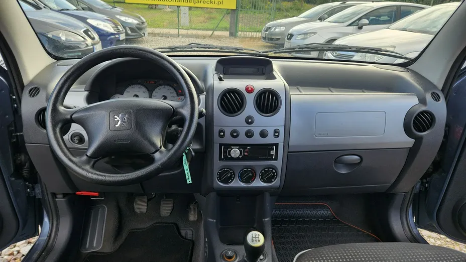 PEUGEOT Partner -