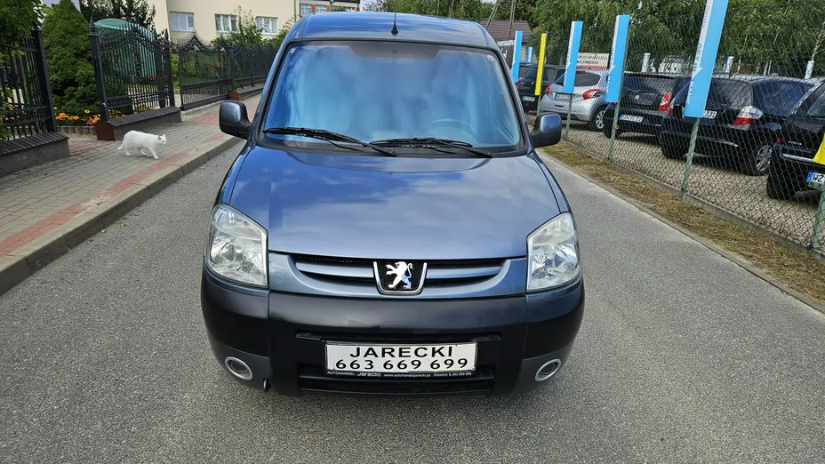 PEUGEOT Partner -