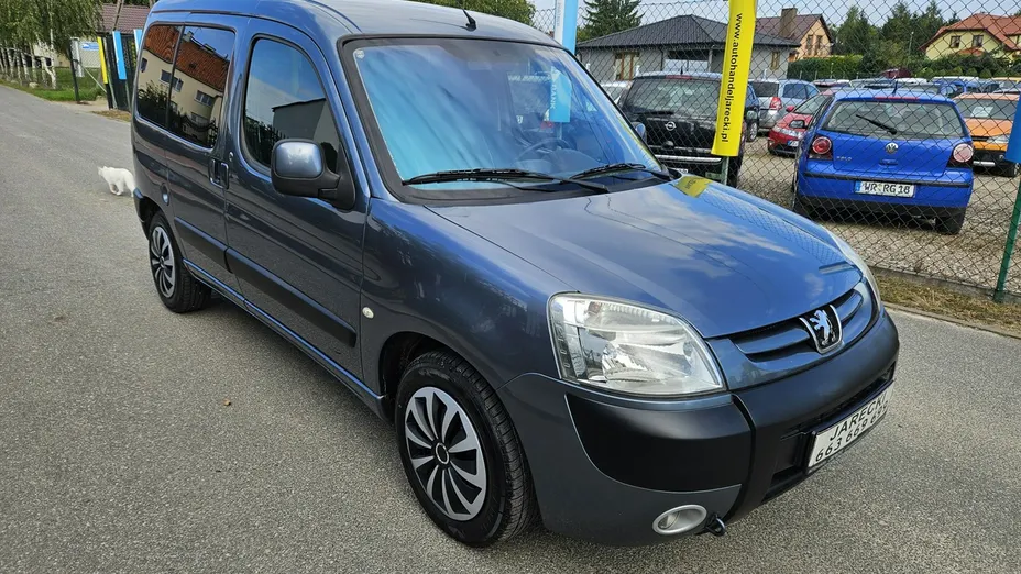 PEUGEOT Partner -