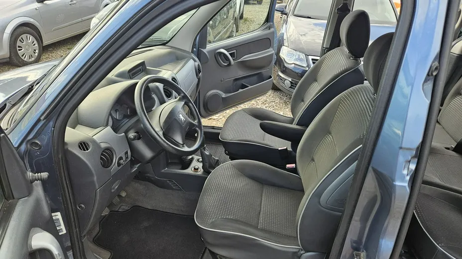 PEUGEOT Partner -