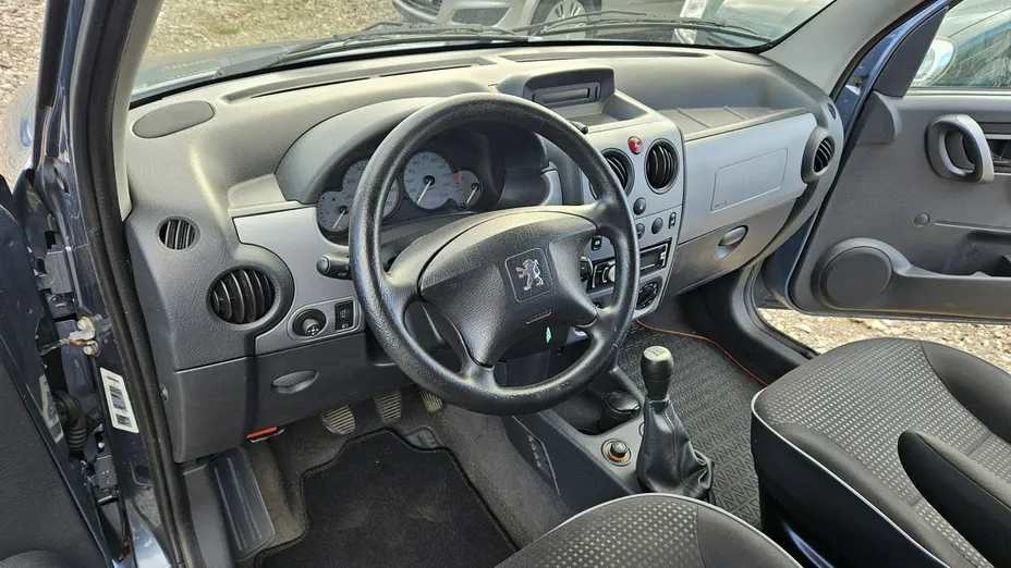 PEUGEOT Partner -