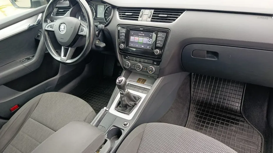 SKODA Octavia -
