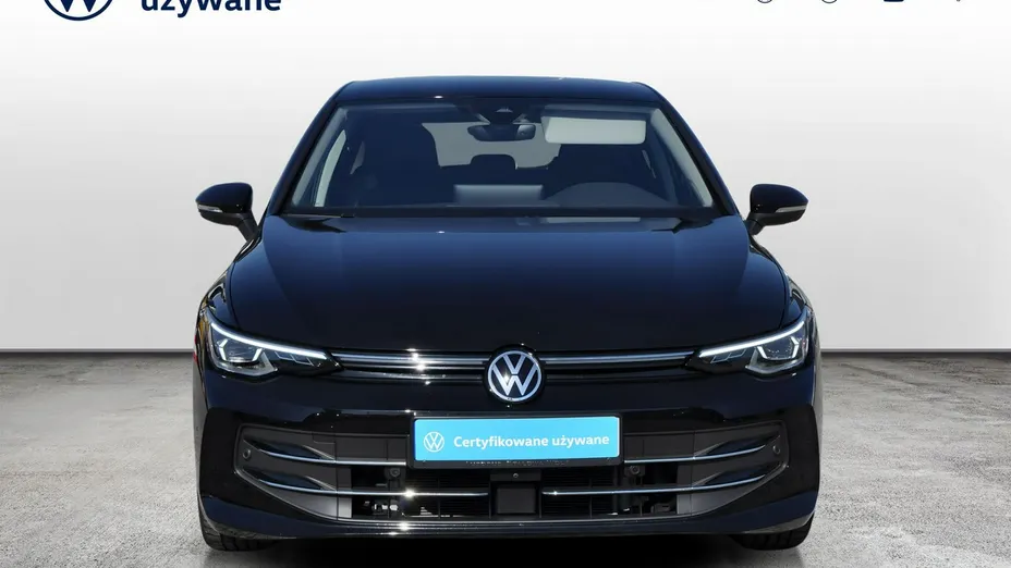 VOLKSWAGEN Golf -