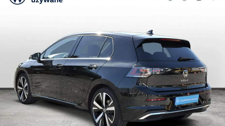VOLKSWAGEN Golf -