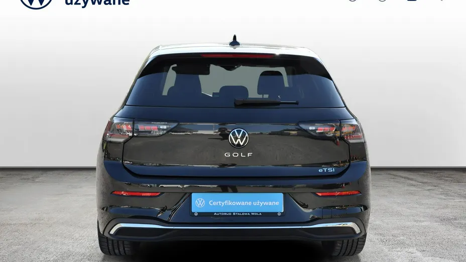 VOLKSWAGEN Golf -