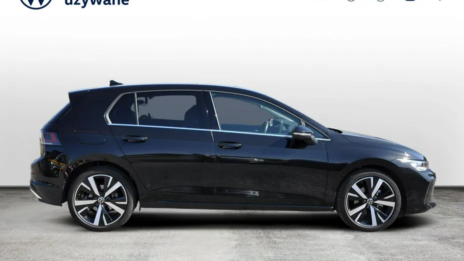 VOLKSWAGEN Golf -