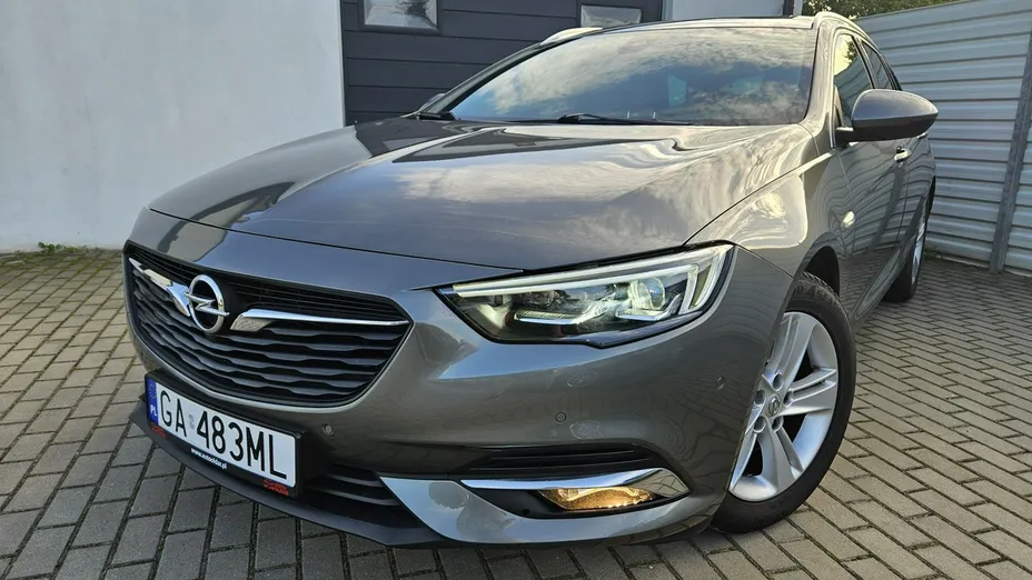 OPEL Insignia -