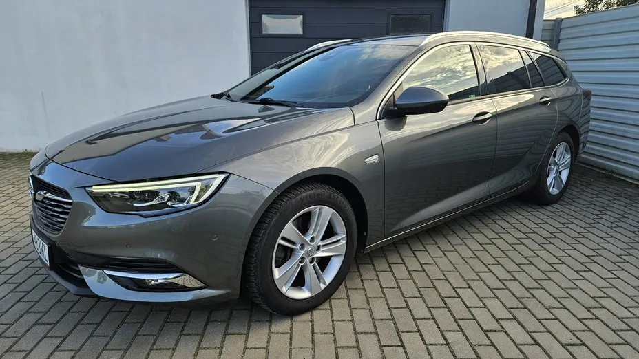 OPEL Insignia -