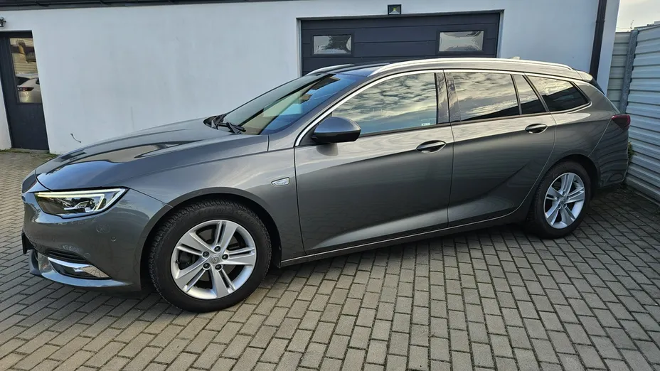 OPEL Insignia -