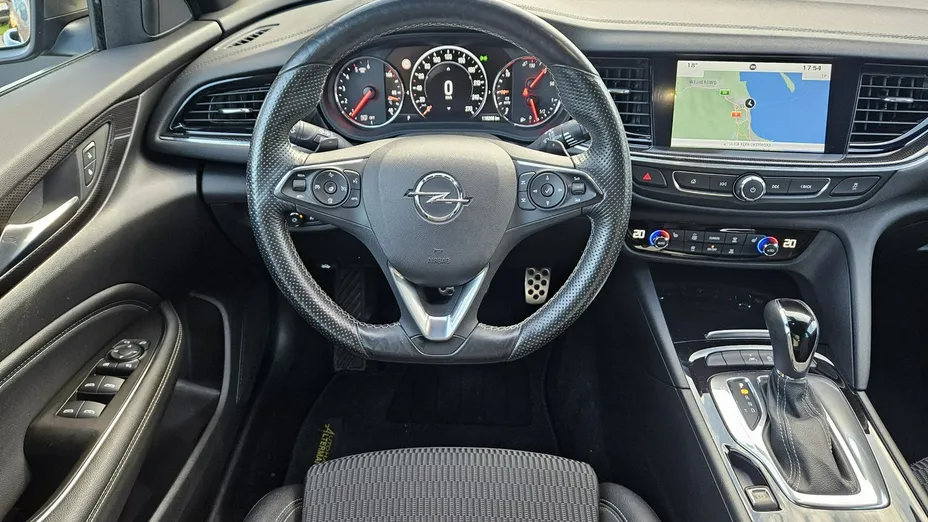 OPEL Insignia -