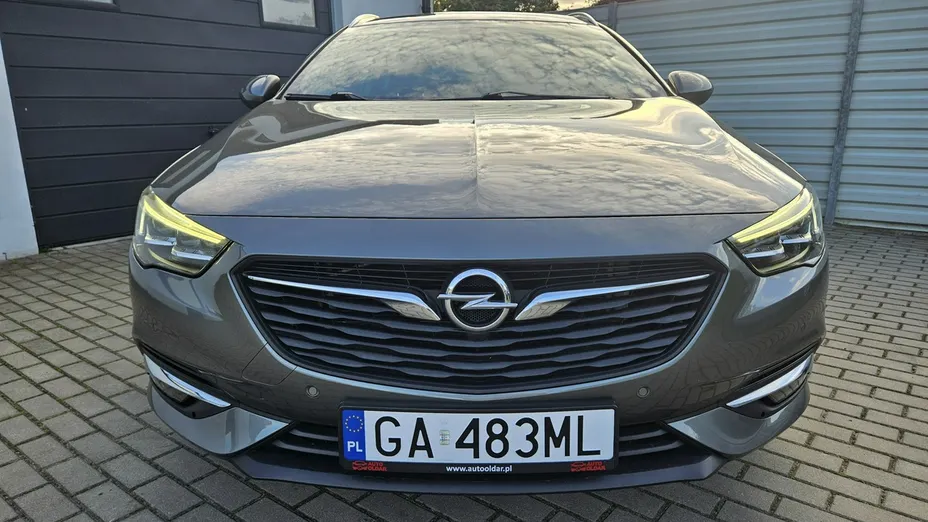 OPEL Insignia -