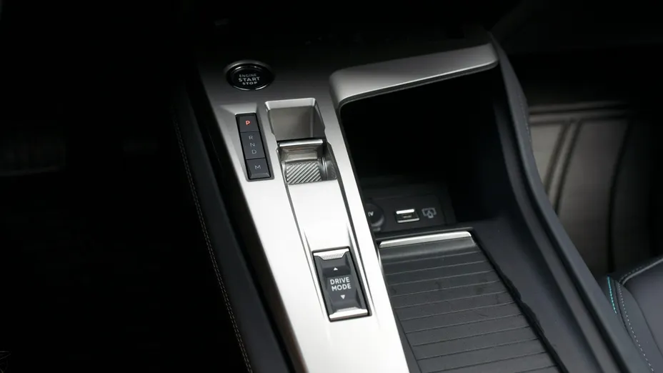PEUGEOT 408 -