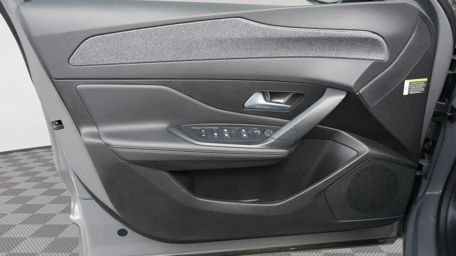 PEUGEOT 408 -