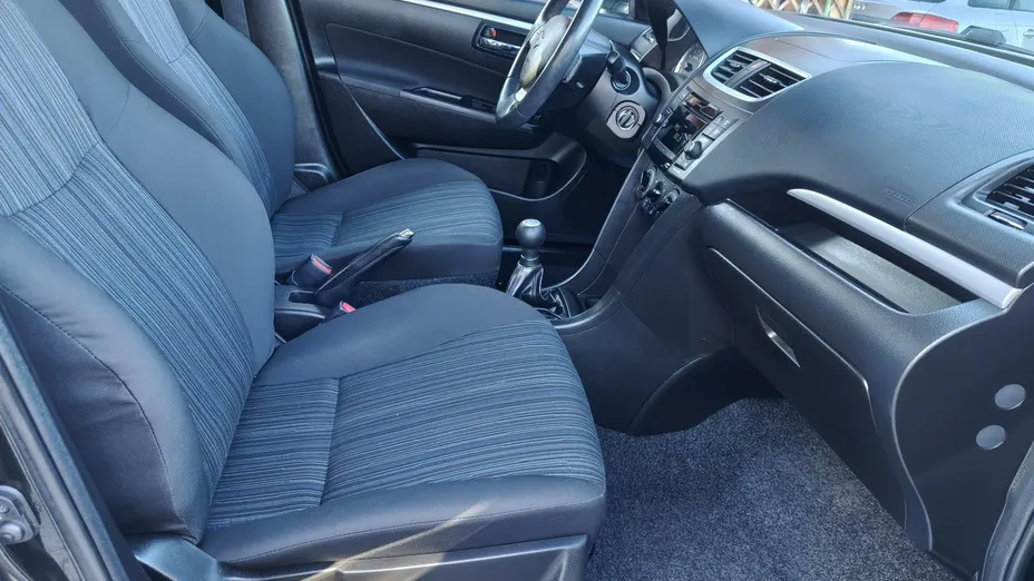 SUZUKI Swift -