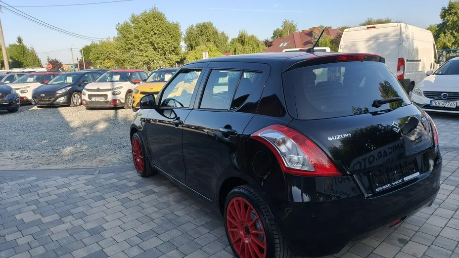 SUZUKI Swift -