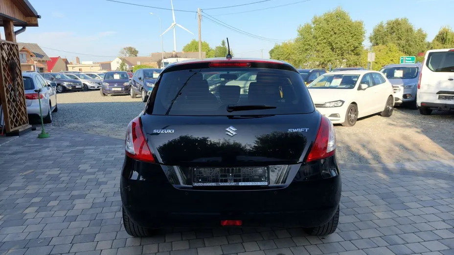 SUZUKI Swift -