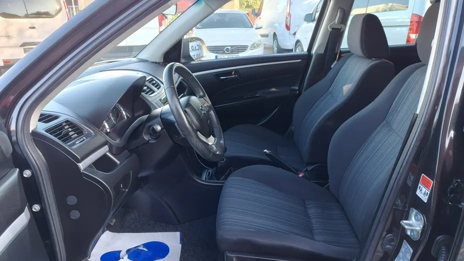 SUZUKI Swift -