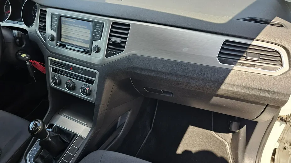 VOLKSWAGEN Golf Sportsvan -