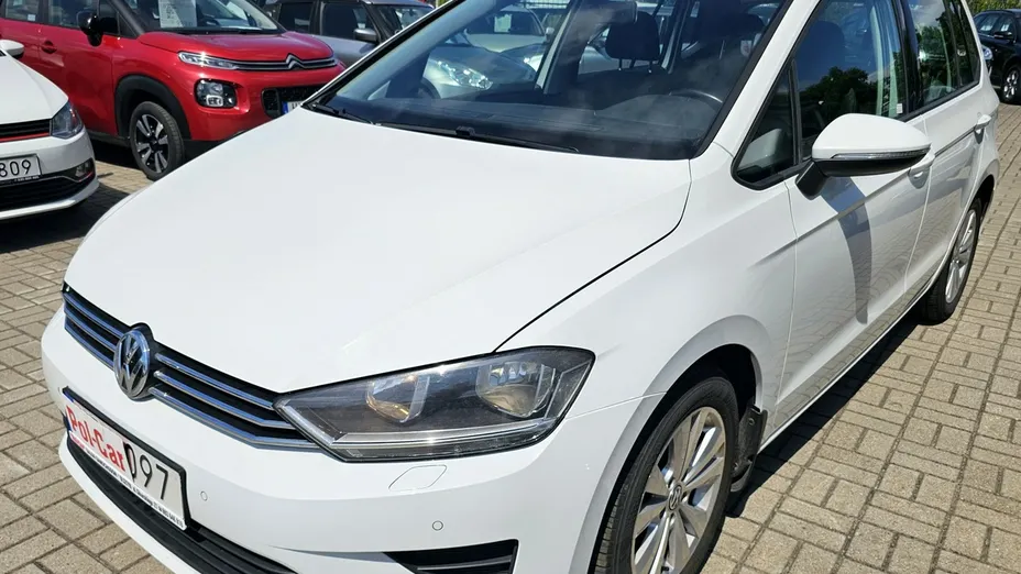 VOLKSWAGEN Golf Sportsvan -
