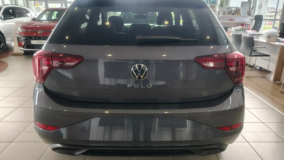 VOLKSWAGEN Polo -