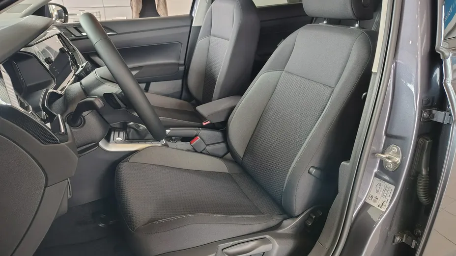 VOLKSWAGEN Polo -