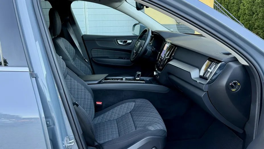 VOLVO XC60 -