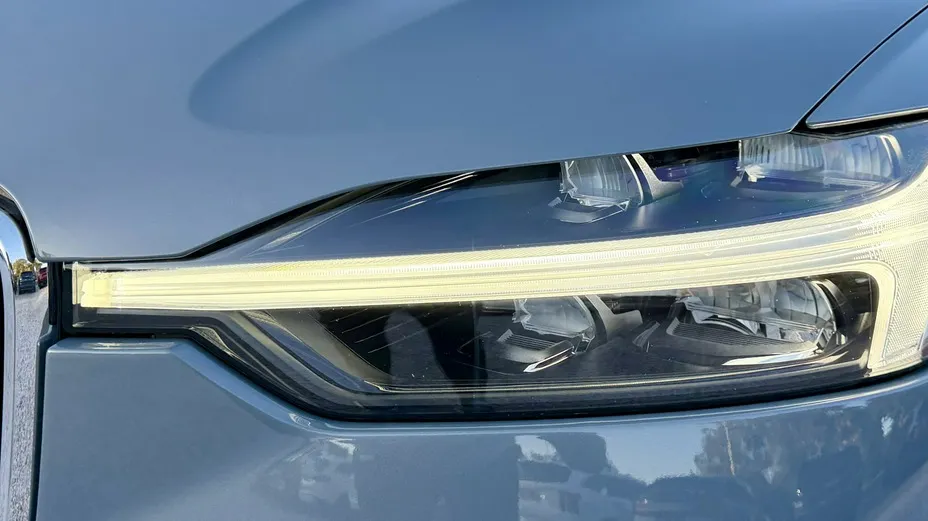 VOLVO XC60 -